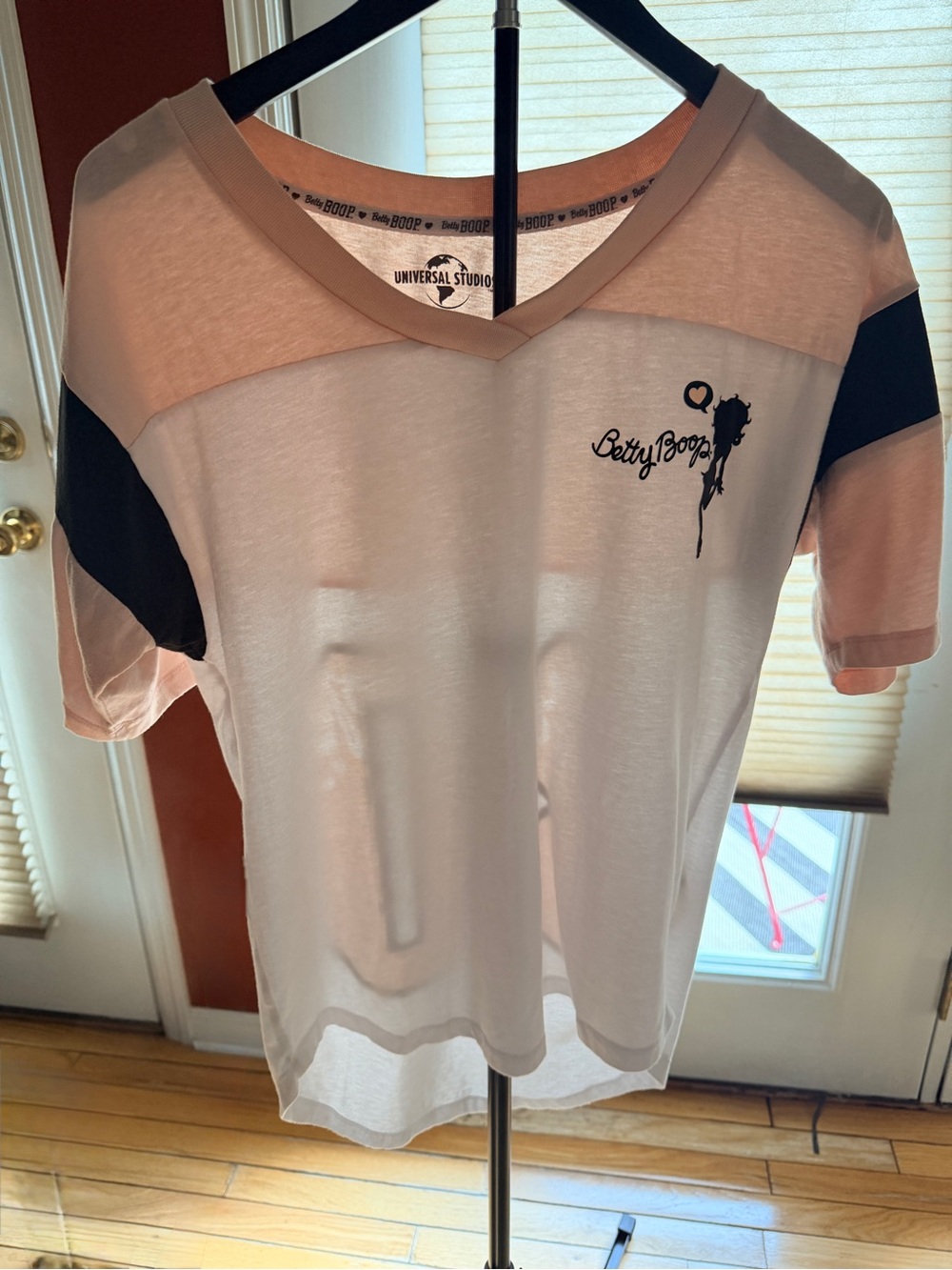 Betty Boop Casual Two-Piece Outfit with Lace-Up Jogger Pants and Colorblock T-Sh